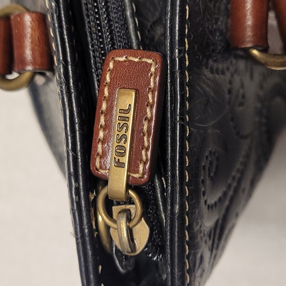 Fossil leather top handle tote bag. Black leather embossed / tooled with flowers - Picture 6 of 11